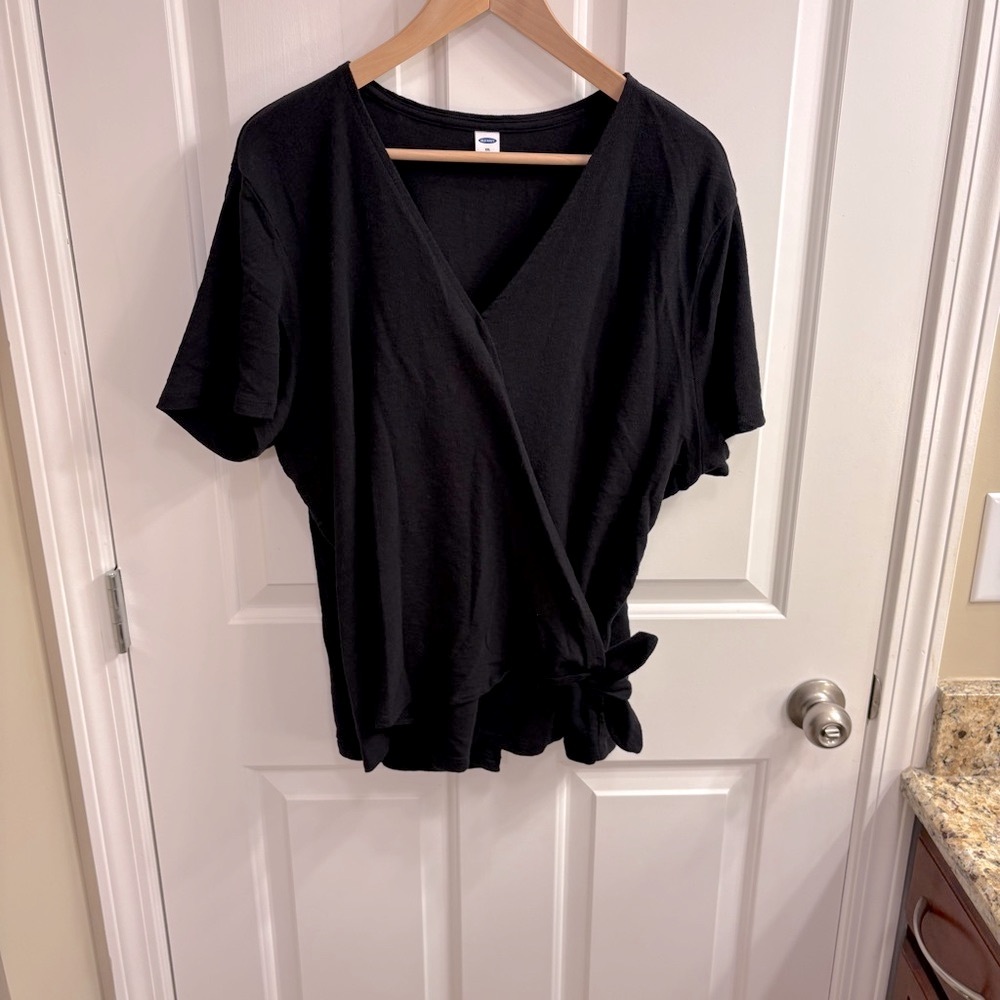 Old Navy Black Short Sleeve Wrap Top, XXL
